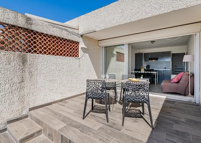 شقة Vue Avec Terrasse Et Wifi *